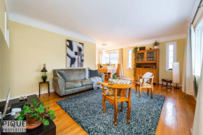 Casa LeBlanc - Latin Vibes - Sleep 8 - Netflix - Long Term Edmonton
